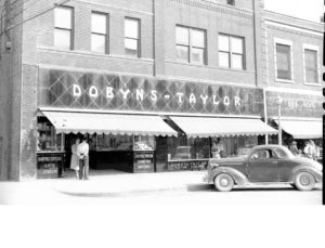 Dobyns-Taylor Archive Photo
